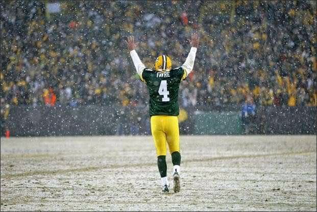 Temos uma lenda completando mais um ano de vida! Nosso histórico QB Brett Favre! Happy Birthday! 