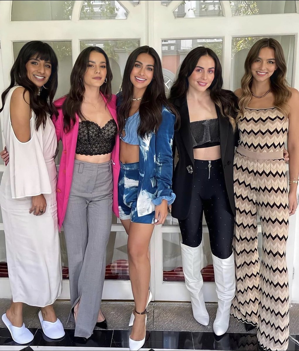 NotnitosBR_'s tweet photo. “Tan Bellaaas😍”

[#Repost via zuria_vegabr ]

#renatanotni  #notnitos #amordefã  #eldragon #adela #novelasmexicanas #eldragonus  #netflix  #netflixlat #netflixseries #netflixbrasil #lorealpro #lorealbrasil #lorealmexico #stradivarius #Lorealparis https://t.co/1aT9AXPvAe