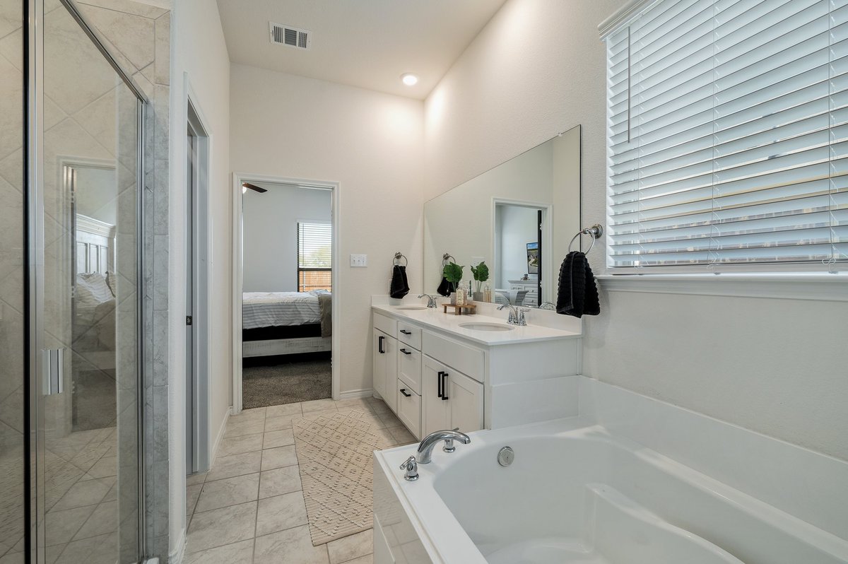 benwegmann's tweet photo. Newest listing is up in Anna, TX!
4 Beds / 2 Bath / 2036 Sqft / 2020 Build for just $375,000! 🤩 https://t.co/wUciZTiBvd