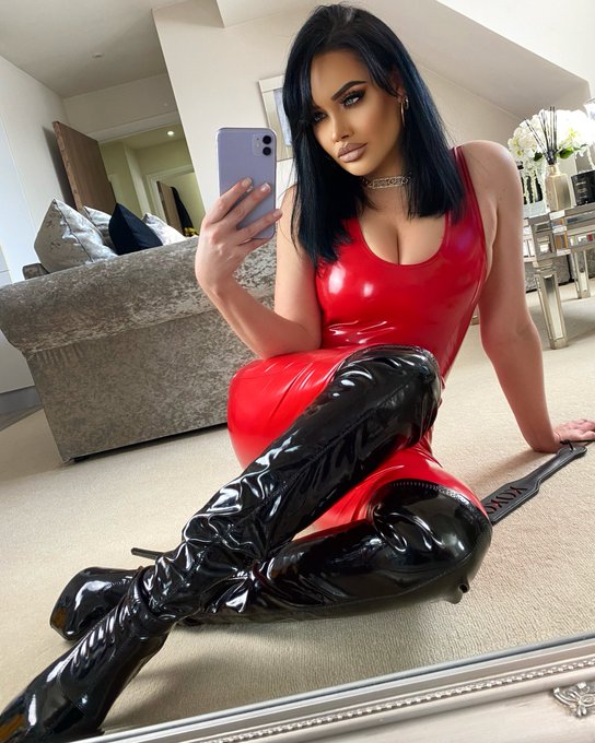 PVC&hellip;my second favourite plastic 💳😈 RT &amp; get me to 200K‼️ #bootsnleather #bootsaddict #pvc #latexmodels<a href="/tag/pvc"class="tags"><span>#pvc</span></a><a href="/tag/latexmodels"class="tags"><span>#latexmodels</span></a><a href="/tag/bootsnleather"class="tags"><span>#bootsnleather</span></a><a href="/tag/bootsaddict"class="tags"><span>#bootsaddict</span></a>
