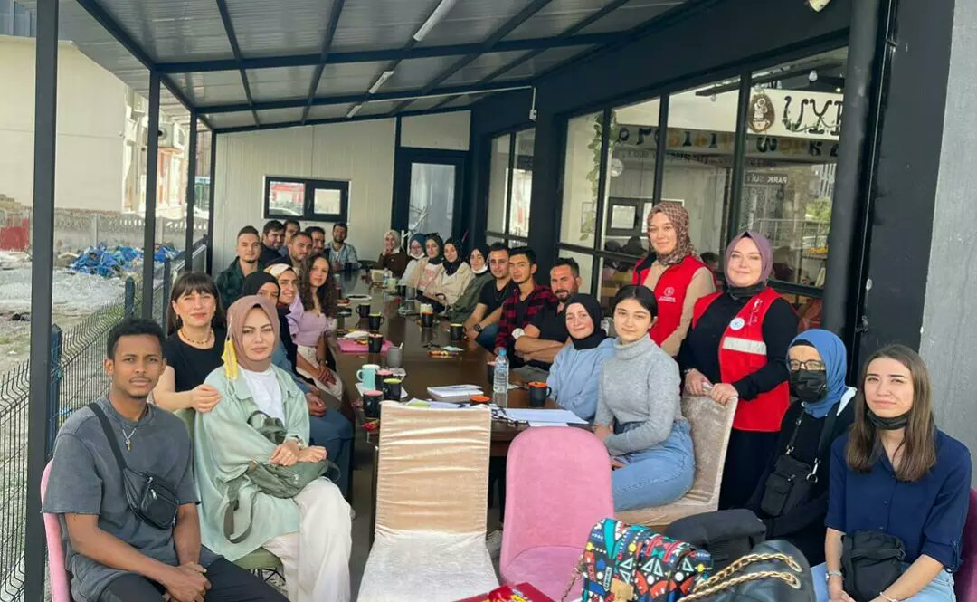 afyondamla's tweet photo. Damla Afyonkarahisar Ailesi olarak uzuuuuun bir aradan sonra böylesi güzel, eğlenceli, özlem dolu ve duygu yüklü bir tanışma  toplantısı gerçekleştirdik. 😇🎉💐

Yapacağımız faaliyetler hakkında fikir alışverişinde bulunduk. 🍃💧

Çok özlenmişsiniz canımız Damla ailemiz. 💧💧 https://t.co/g1V1TxheQ6