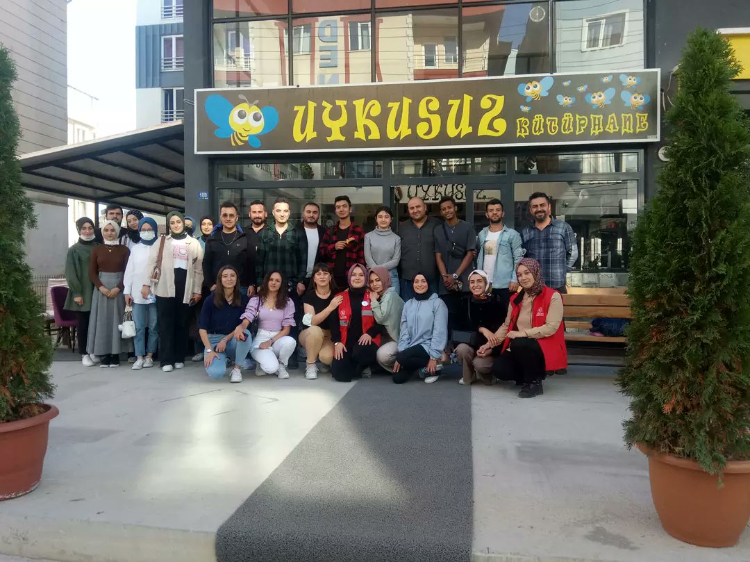 afyondamla's tweet photo. Damla Afyonkarahisar Ailesi olarak uzuuuuun bir aradan sonra böylesi güzel, eğlenceli, özlem dolu ve duygu yüklü bir tanışma  toplantısı gerçekleştirdik. 😇🎉💐

Yapacağımız faaliyetler hakkında fikir alışverişinde bulunduk. 🍃💧

Çok özlenmişsiniz canımız Damla ailemiz. 💧💧 https://t.co/g1V1TxheQ6