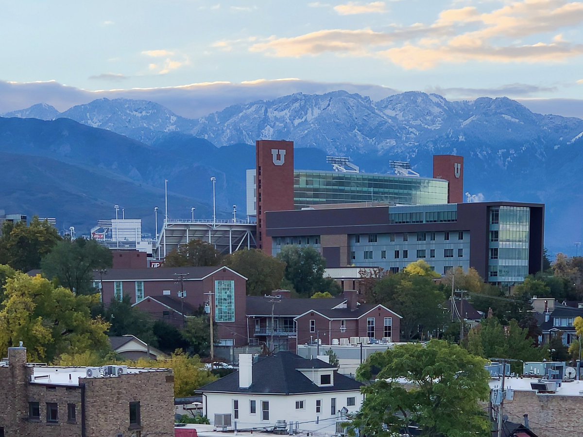 DrMinoshima's tweet image. Snow in the Wasatch Mountains. Before sunrise. The autumn deepens. Sunday @UofURadiology @UofUHealth @UUtah