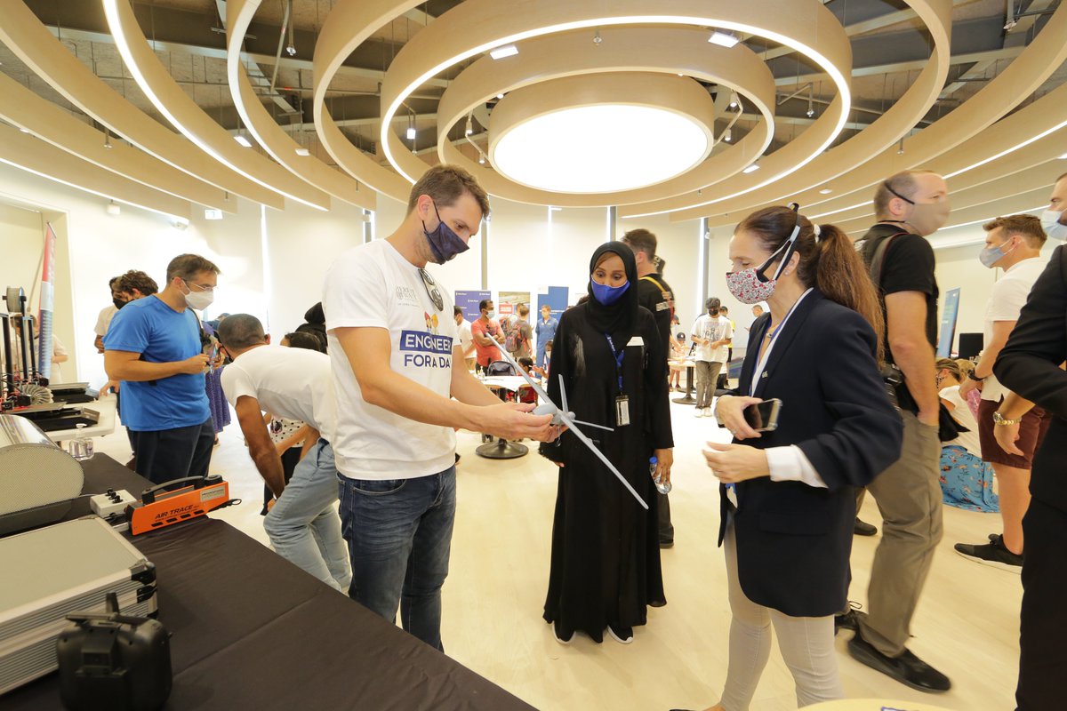 HWUDubai's tweet photo. We cannot get over the fact that we were at the @expo2020dubai on Friday, 8th October. Here are some of our best moments captured from the Engineer for a Day workshops at the collaborative #STEM event held @UKPavilion2020. 
#HWatExpo2020 #HWDubaiatExpo2020 #STEMeducation https://t.co/RhGNGNv3mC