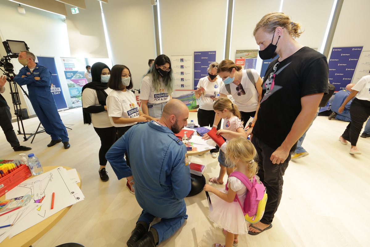 HWUDubai's tweet photo. We cannot get over the fact that we were at the @expo2020dubai on Friday, 8th October. Here are some of our best moments captured from the Engineer for a Day workshops at the collaborative #STEM event held @UKPavilion2020. 
#HWatExpo2020 #HWDubaiatExpo2020 #STEMeducation https://t.co/RhGNGNv3mC