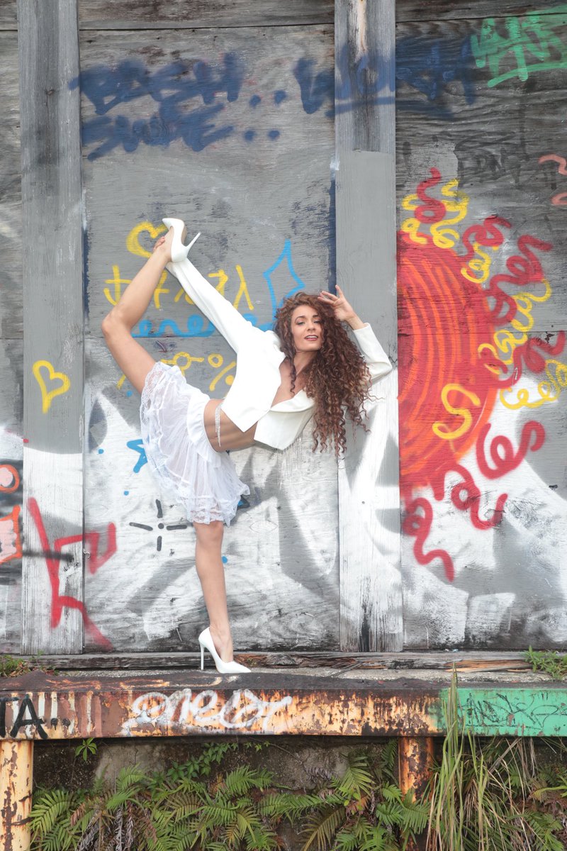 adamsphotopro's tweet photo. #straightfromcamera #noedit #amazingmodel #editorialnude #urbex #wanderlust #alphafemale #travelingmodel #murals #graffiti #outtakes from our alpha female coffee table book project w amazing Chey Alexandria https://t.co/ehDzmt4ZQe