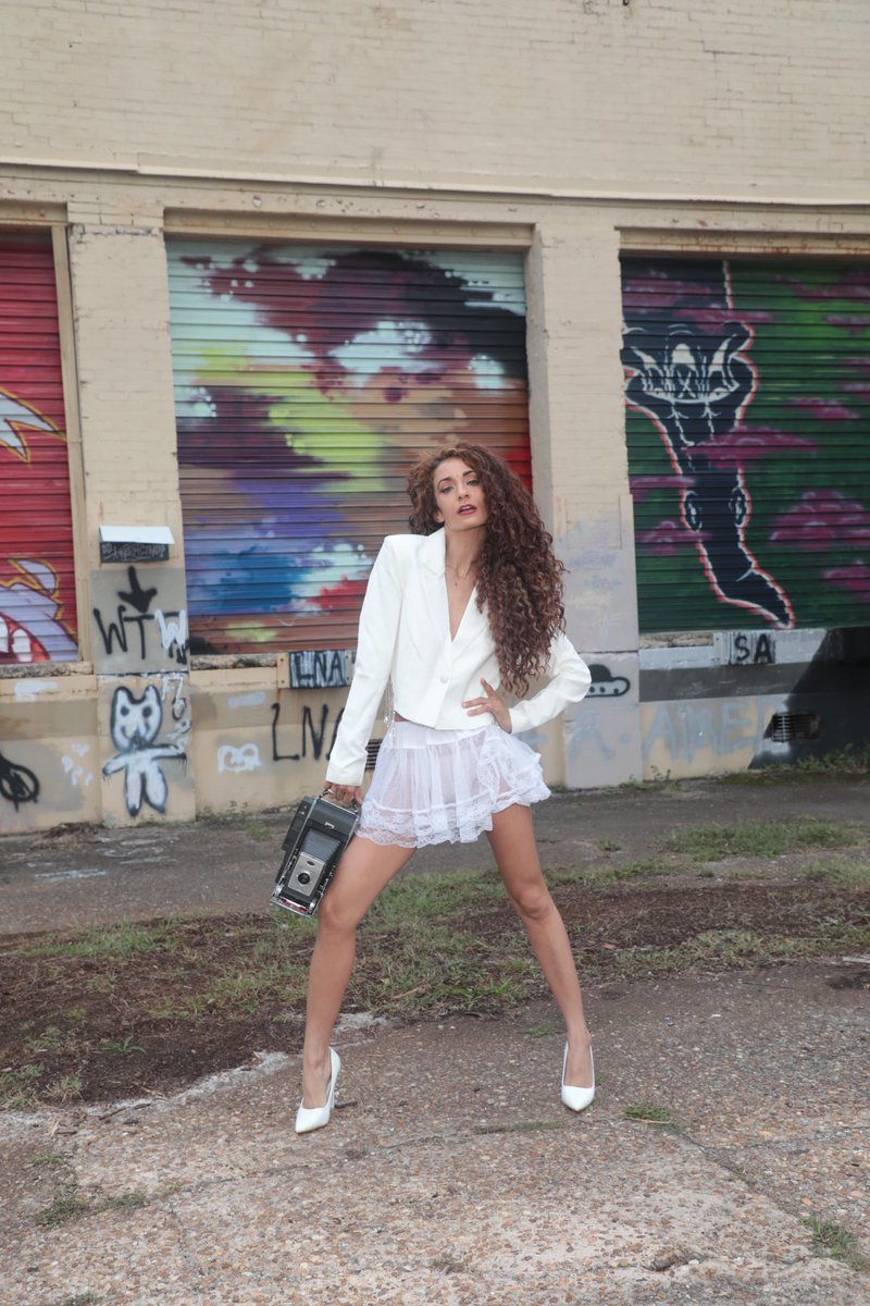 adamsphotopro's tweet photo. #straightfromcamera #noedit #amazingmodel #editorialnude #urbex #wanderlust #alphafemale #travelingmodel #murals #graffiti #outtakes from our alpha female coffee table book project w amazing Chey Alexandria https://t.co/ehDzmt4ZQe