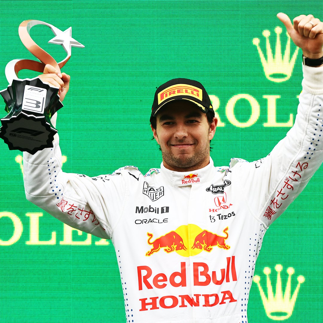GusMenTV's tweet photo. HACEN EL 2-3!!!
Podio para 'Checo'!!!
Valtteri Bottas gana el #GPDeTurquia, seguido por Verstappen y Sergio Pérez 🇲🇽 https://t.co/R4D5Xxq0gx