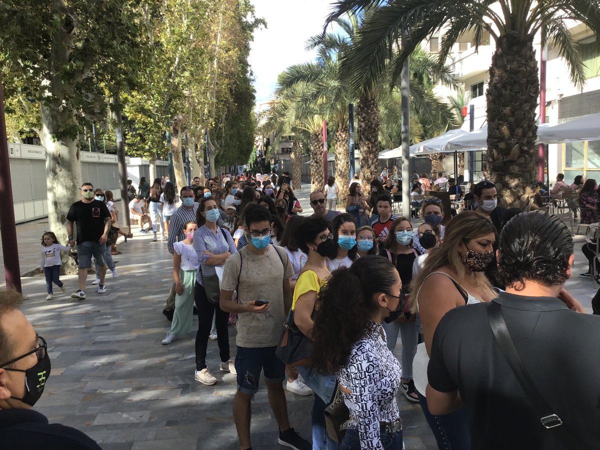 feriaLibroMurci's tweet photo. Con muchas ganas de que lleguen las 🕠17:30 para poder ver a Martina D’Antiochia
#FeriaLibroMurcia2021 https://t.co/rb7I4eoyfE