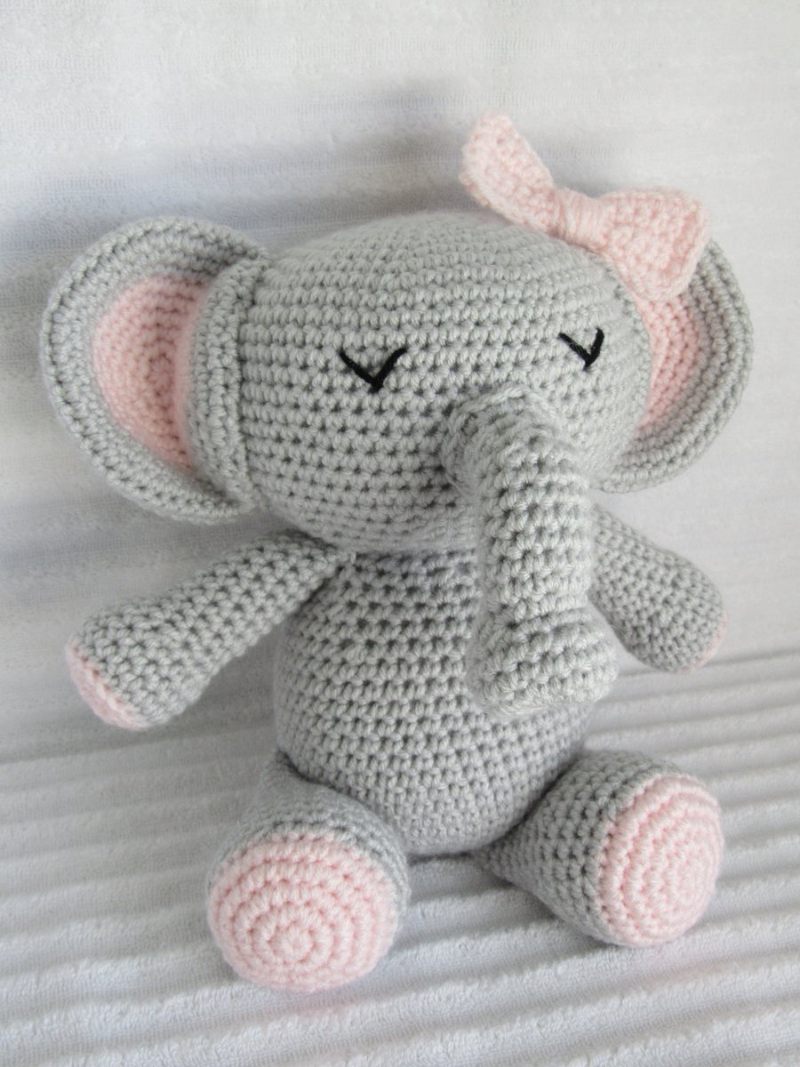 Nikkiscraftshop's tweet image. It may be Fall, but there&apos;s just something about pastel colors that i love all year long.  This cutie elephant is still one of my favorite color combos!

etsy.me/2YAQrPU 

#stuffedanimal #elephantplush #crochetelephant #amigurumielephant #crochetanimal
