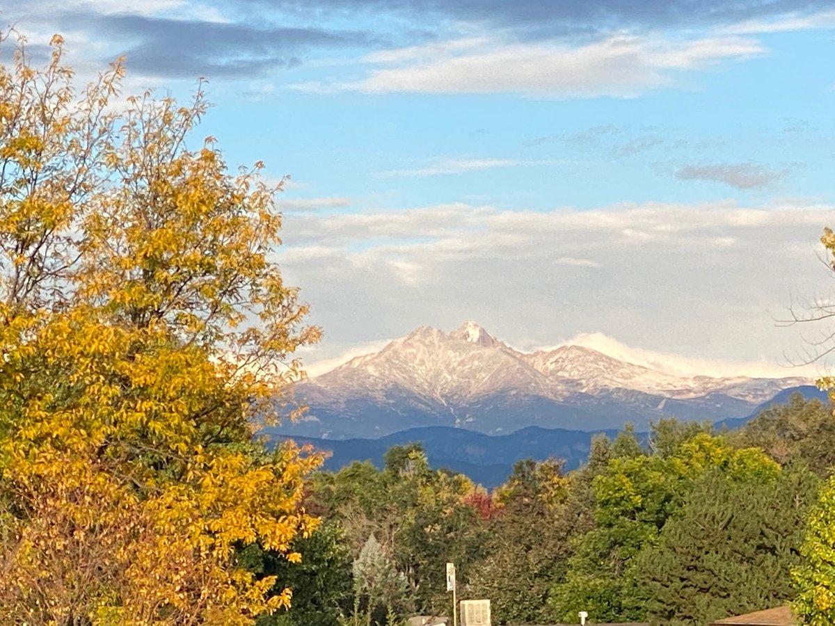 mrsturrill's tweet photo. I found a new unknown path tucked away today. I’m bummed that I didn’t make it up to the mountains for all of the hikes I wanted to take, but I’m trying to see the beauty and adventure right here… #coloradofall #corunner https://t.co/ZAQ1db88ce