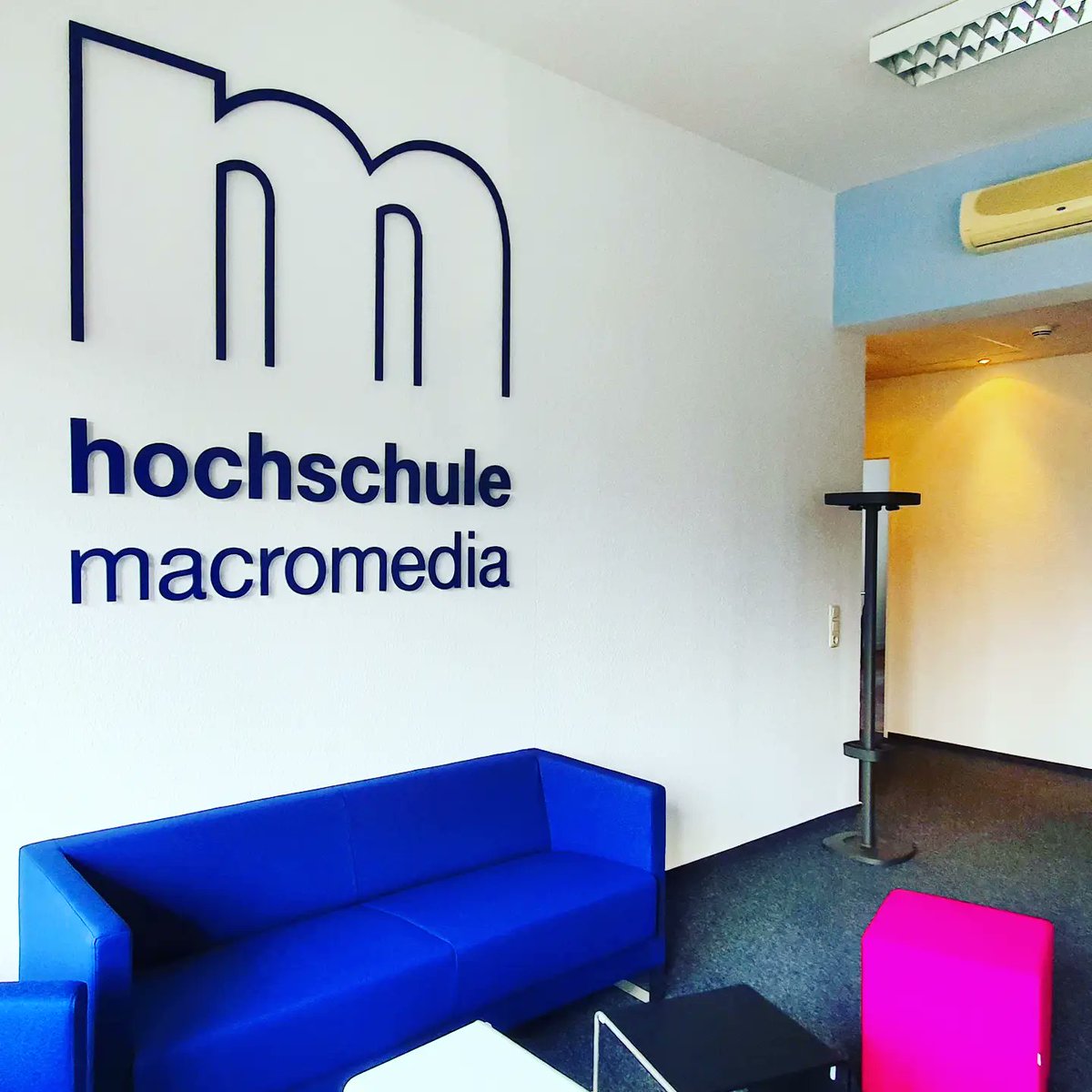 doktorsteb's tweet photo. #Semesterstart im WS2021/2022 mit "Grundlagen #audiovisuellemedien" im Studiengang #Medienmanagement an der #Hochschule #Macromedia, #University for Applied Sciences", #Campus Frankfurt am Main. @hs_macromedia
🟥🟩🟦 🎬 #audiovisuell #audiovision #semester #macromediauniversity https://t.co/ln7O94zzu5