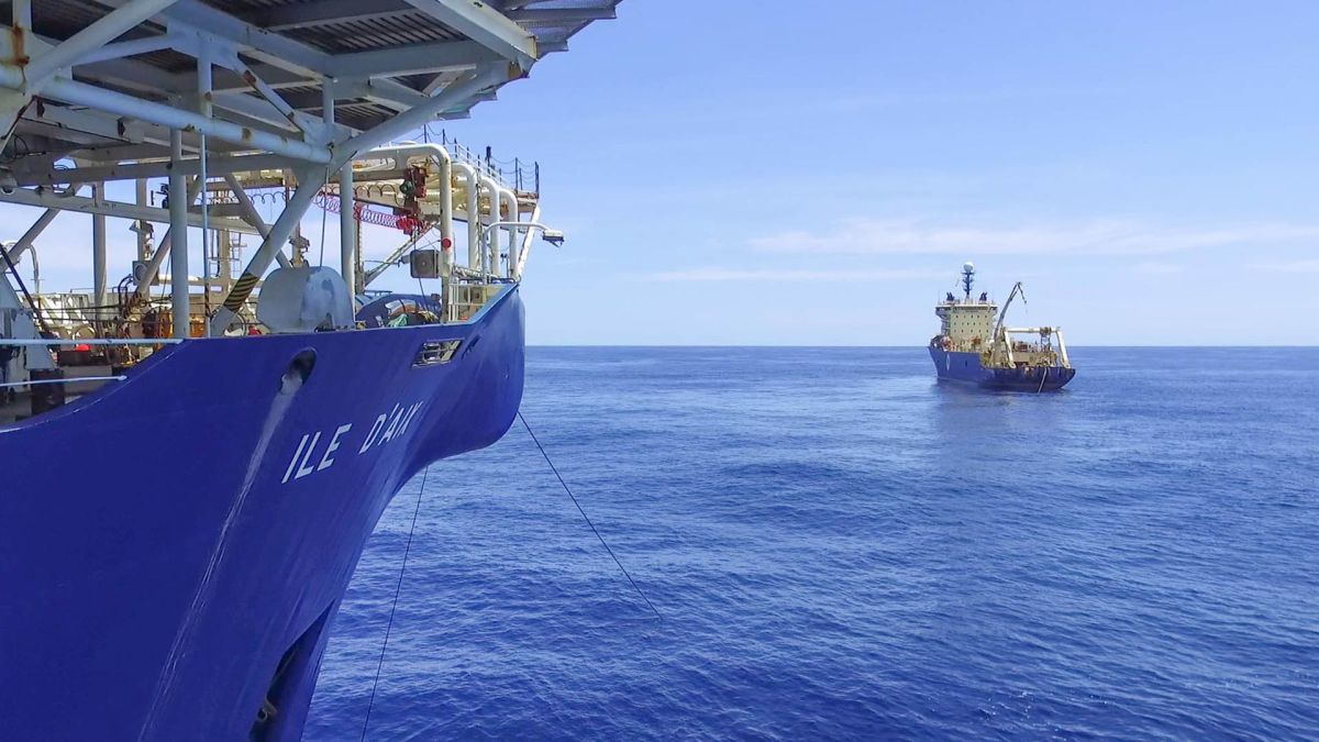 UptechLtd's tweet image. Facebook’s laying an undersea internet cable that will become the world’s longest… 45,000km long  #LongCable #DontLetItGetTangled ow.ly/ju6n30rVV2n