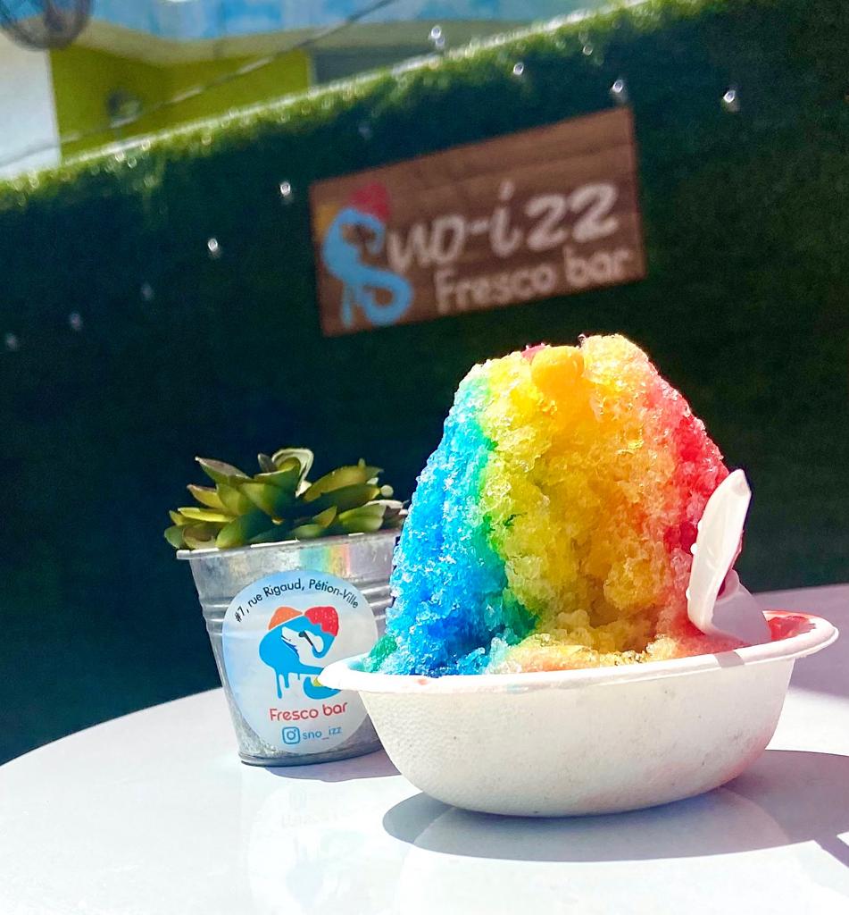 sno_izz's tweet photo. Introducing our new #6oz bowls now available at #snoizz 🍧💦❄️🌈 stop by any day of the week for your #pausefraicheur #pausesaveur #pauserelax 🎉
snoizz, it’s a vibe!
#frescobar
#shaveice
#snoballs
#haiti 🇭🇹 💦 🌴 https://t.co/CBx2LGYvZe