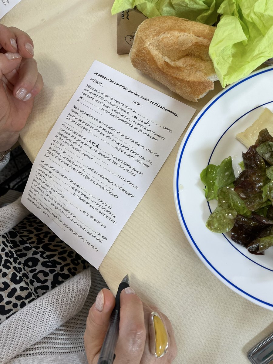 MargauxDeletre's tweet photo. Excellent moment passé à Pont-de-Metz cet après-midi à l’occasion du repas des aînés [animé et studieux] offert par la commune et le CCAS ! https://t.co/J66vp6sa8z