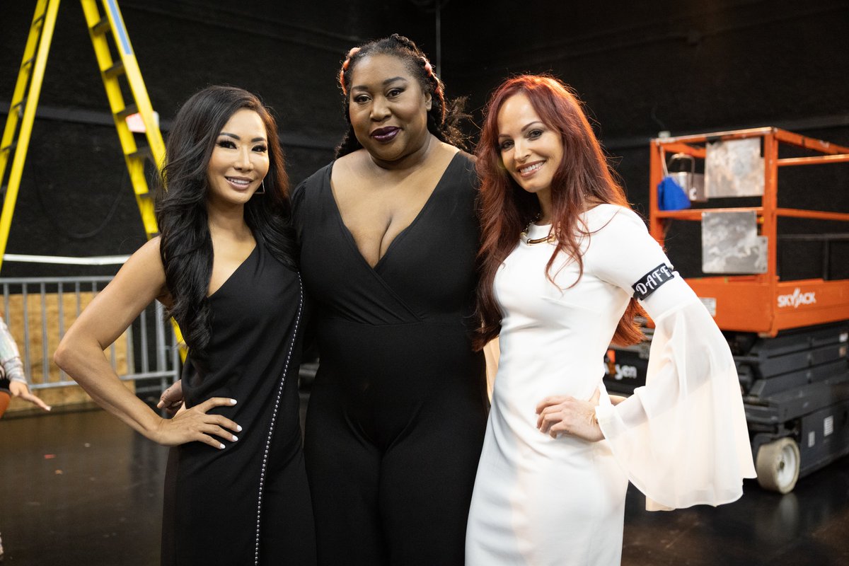 Legends. #KnockoutsKnockdown <a href="/gailkimITSME/">Gail Kim-Irvine</a> <a href="/MeanQueenK/">Awesome Kong</a> <a href="/hemmepowered/">Christy</a>