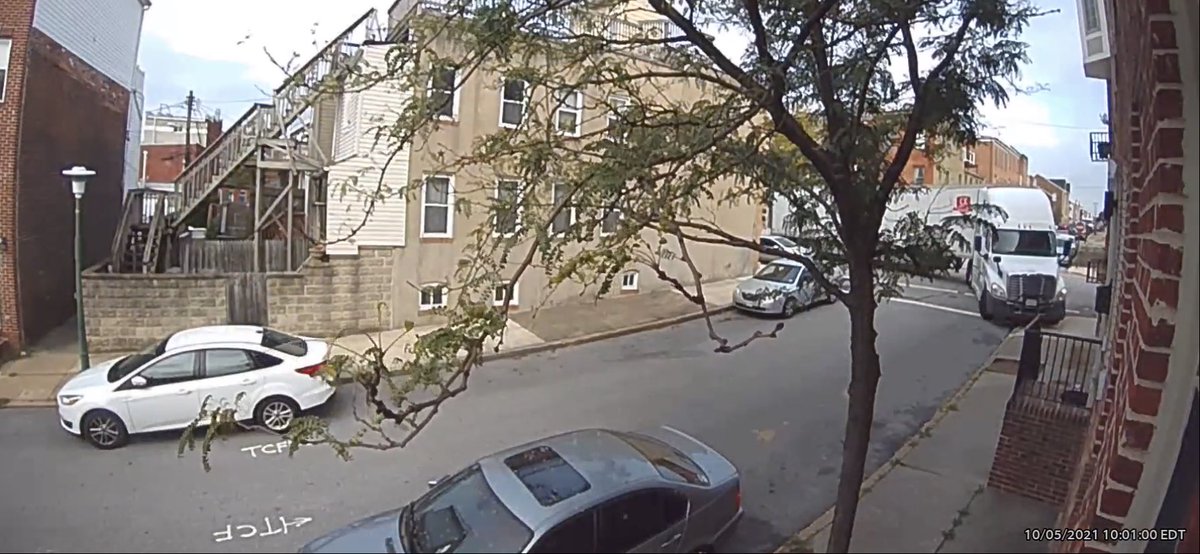 andrewcevasco's tweet photo. .@MDOTNews @MDSHA On Oct. 5 at 10:00am, this truck tried to turn right on S. Robinson in Baltimore and crushed my car. We don’t have the license plate # from our Ring camera. Any chance you can help in identifying it? 1/2 https://t.co/gX2S77X9nO