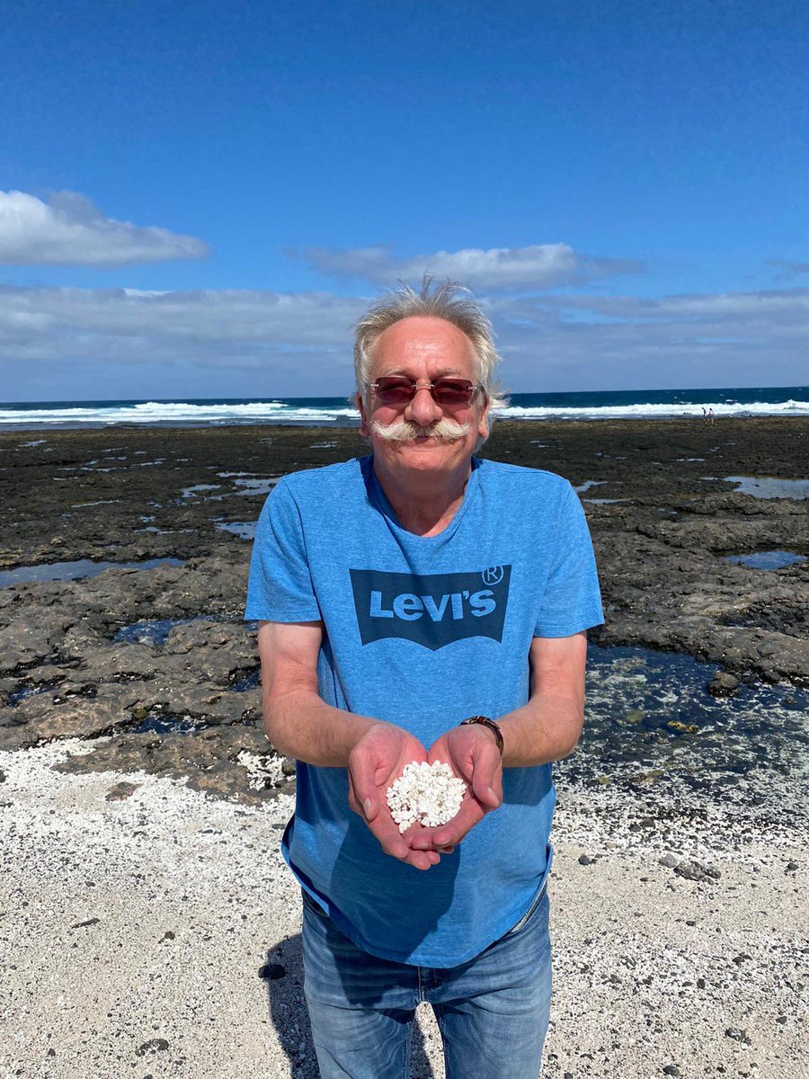 ufomedia's tweet photo. Popcorn anyone...? #PopcornBeach #Fuerteventura https://t.co/UJ1jNvfntE
