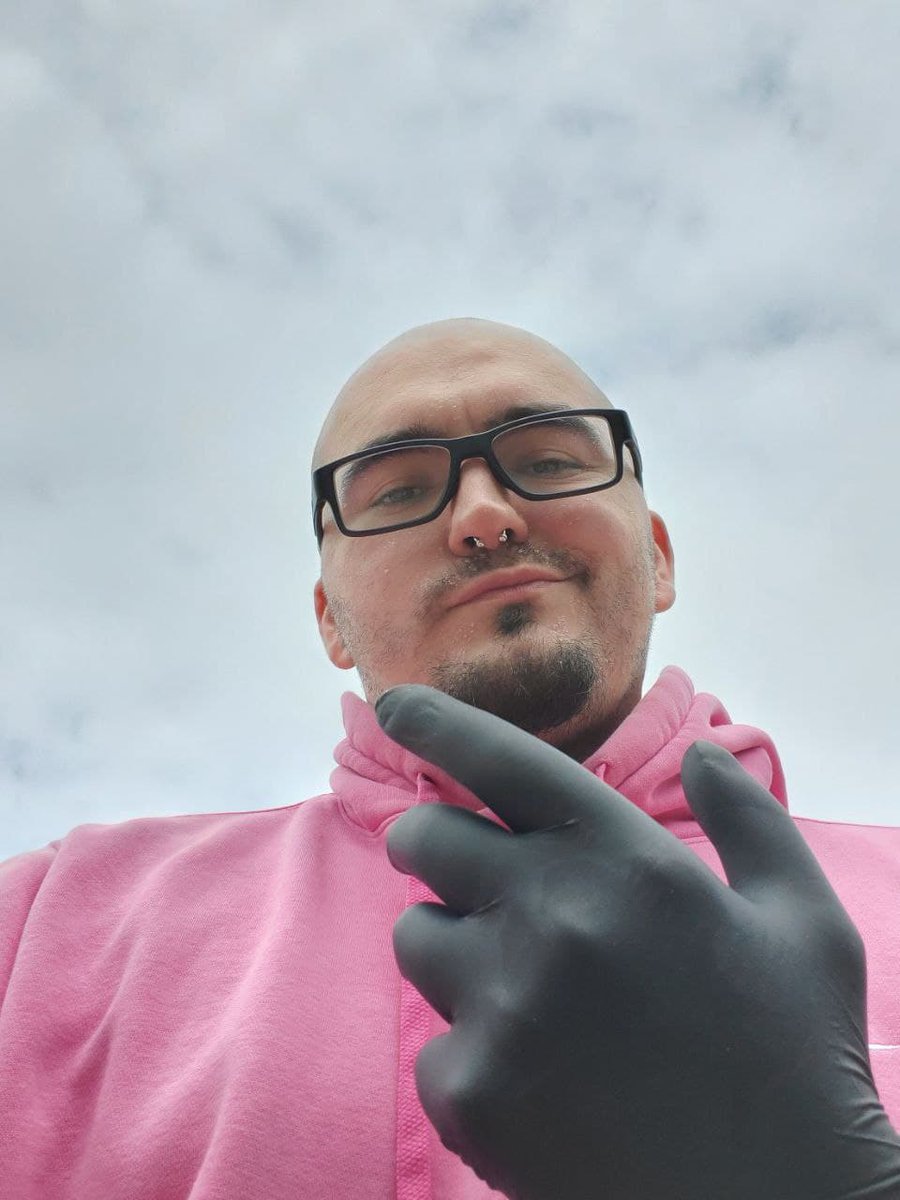 Serving you some gloved dom meets cuddly pink hoodie energies! I'll make you beg for more, and then hold you and pet you after ;)
Remember folks, aftercare is important! So is consent!

justfor.fans/PupSageOnt
#JFF #Justforfans #dom #glove #consent #aftercare #subscribe