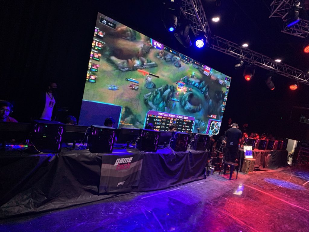 ericmathieu10's tweet photo. Los sueños están para cumplirse ❤️
Siempre soñé con un cyber modelo, con esfuerzo y dedicación nació @GameTechCyber
Soñaba montar un escenario con público y ayer se cumplió gracias a #VirtualPark ⚡️
Tengo más sueños en marcha, a romperla 🌟🌟 https://t.co/PmIHfd53IN