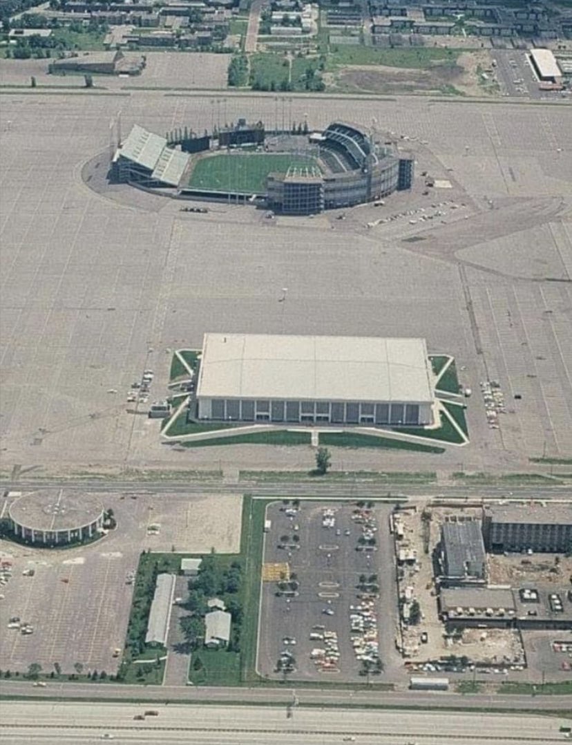 Metropolitan Stadium & Met Center, former homes to the #MNTwins and the North Stars.