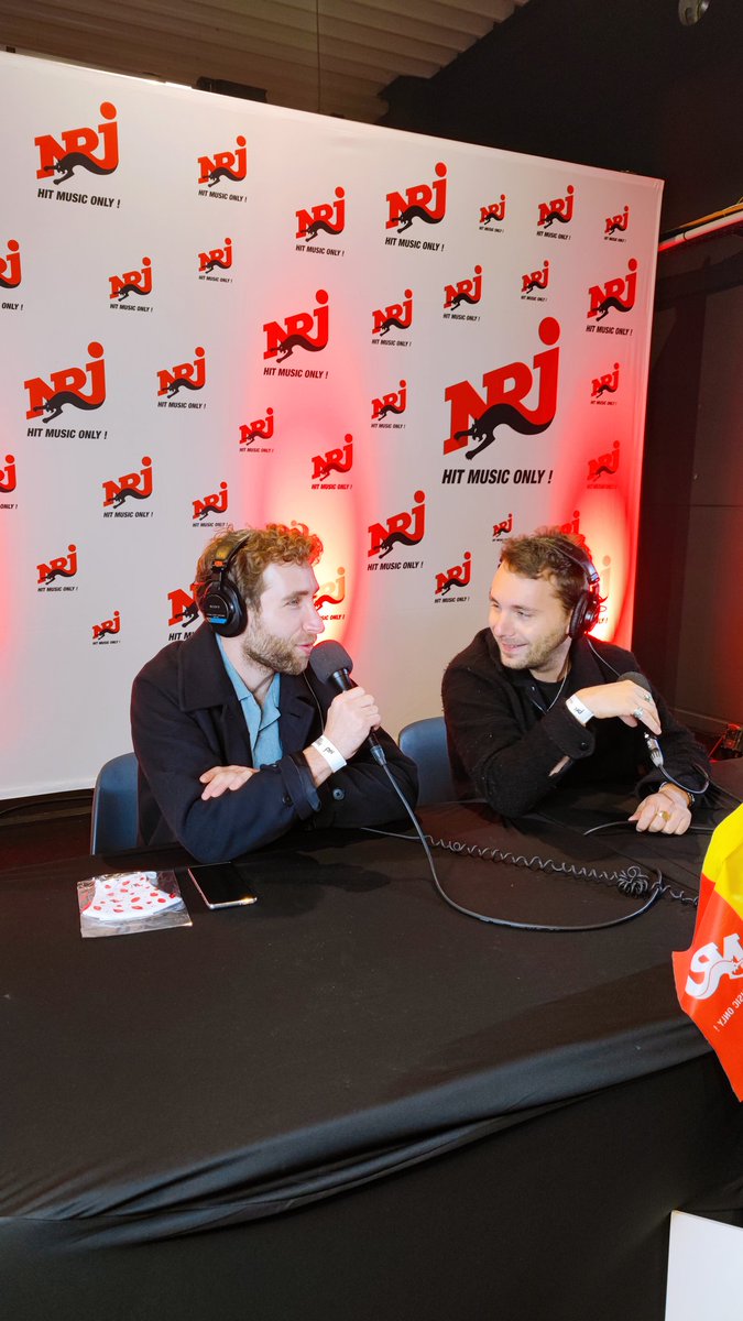 Quel plaisir de revoir <a href="/Delta_Groupe/">Delta</a> sur l'un de nos événements ! Ils sont en coulisses avec <a href="/khalidnrj/">Khalid NRJ</a> et <a href="/WendyNRJ/">Wendy NRJ</a> #nmtwex