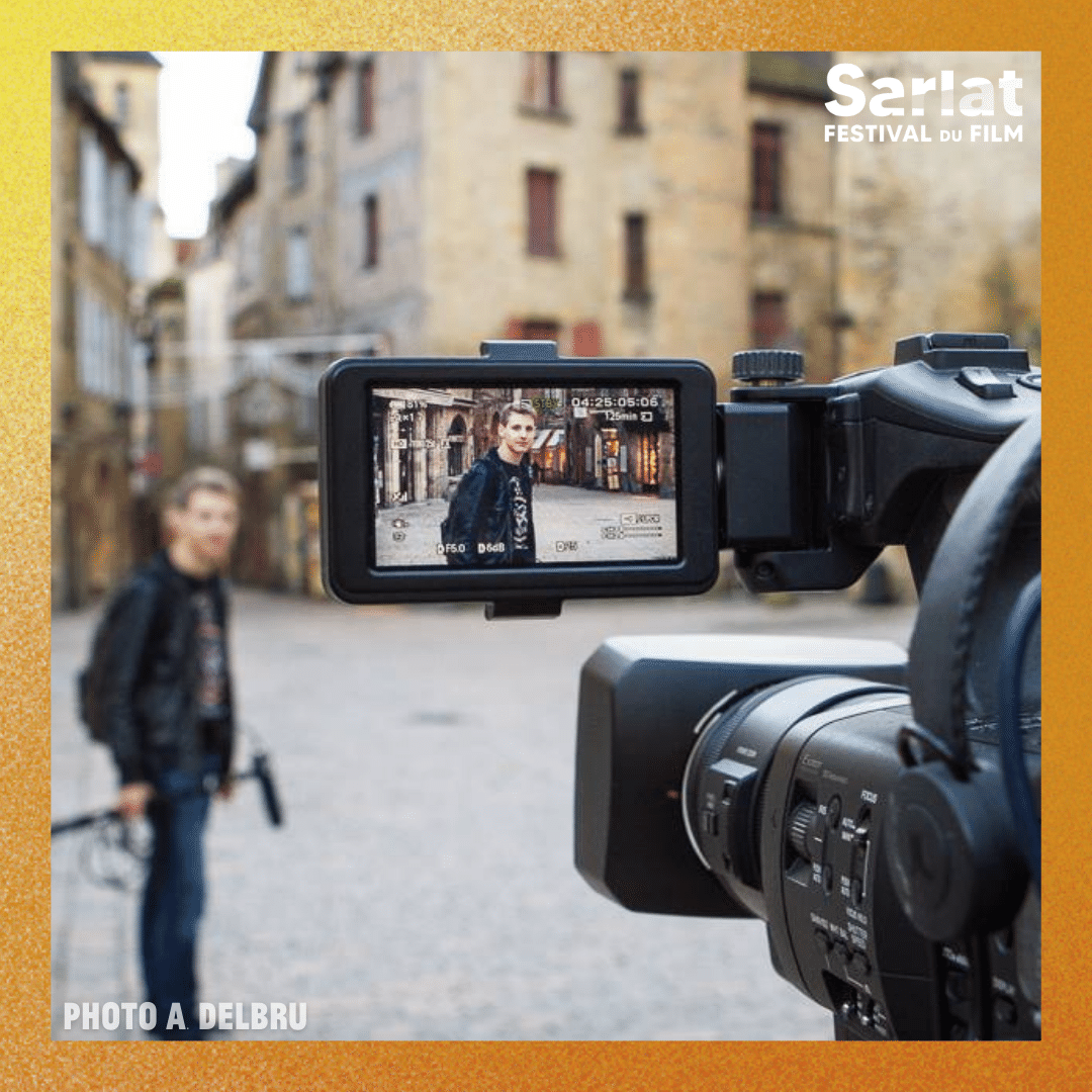 festivalsarlat's tweet photo. #FFSARLAT2021 Les petites séquences ✨

Chaque année, les lycéens transforment les rues de #Sarlat en grand studio de tournage pour réaliser des "petites séquences" 🎬 https://t.co/nJhdzhV4sr