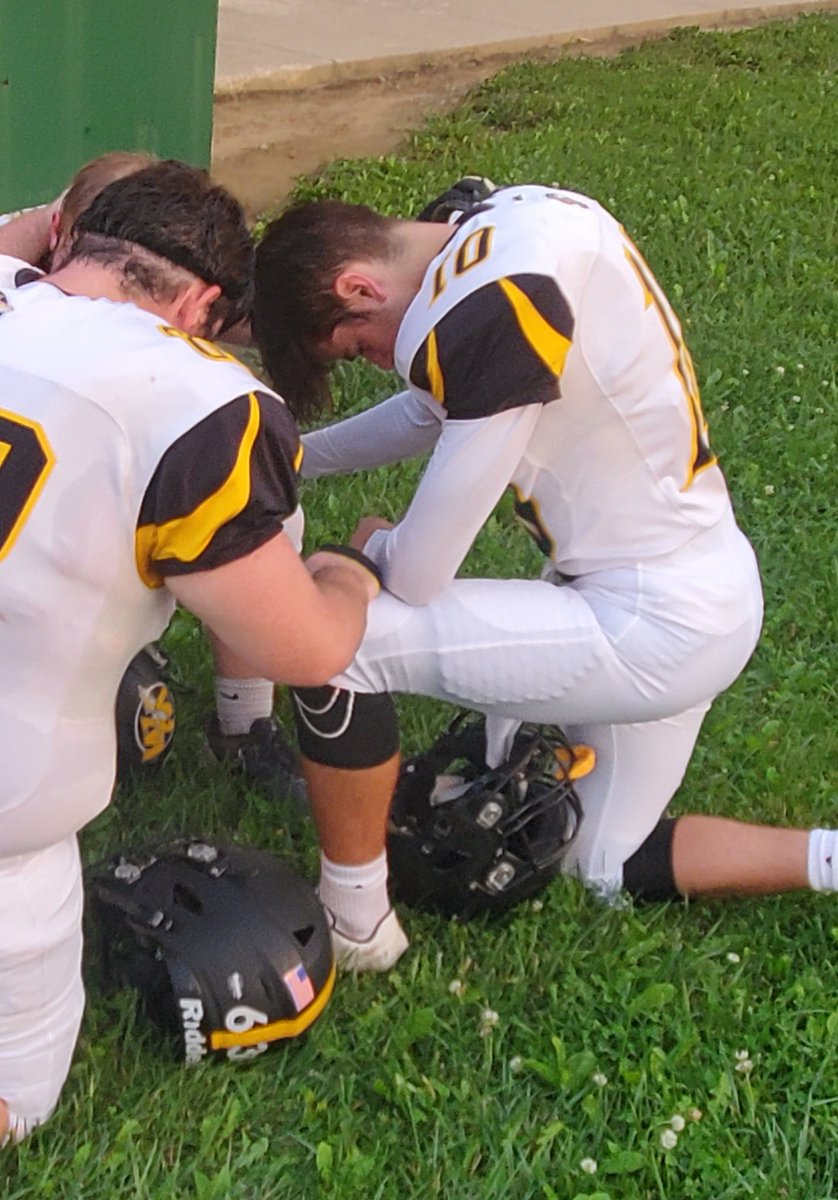 TLow14's tweet photo. Sometimes when you lose you WIN! Mad RESPECT for #10 @ListonShroyer Epitome of a Warrior!!! He FINDS a way to give you his best, ALL the time, NO MATTER WHAT! 🙏🏾❤🪖💪🏾💯👏🏾
#Relentless #LeadThePAC #GreatPlaySix #WarriorStrong #WeCompete https://t.co/iyEQgZPsGE