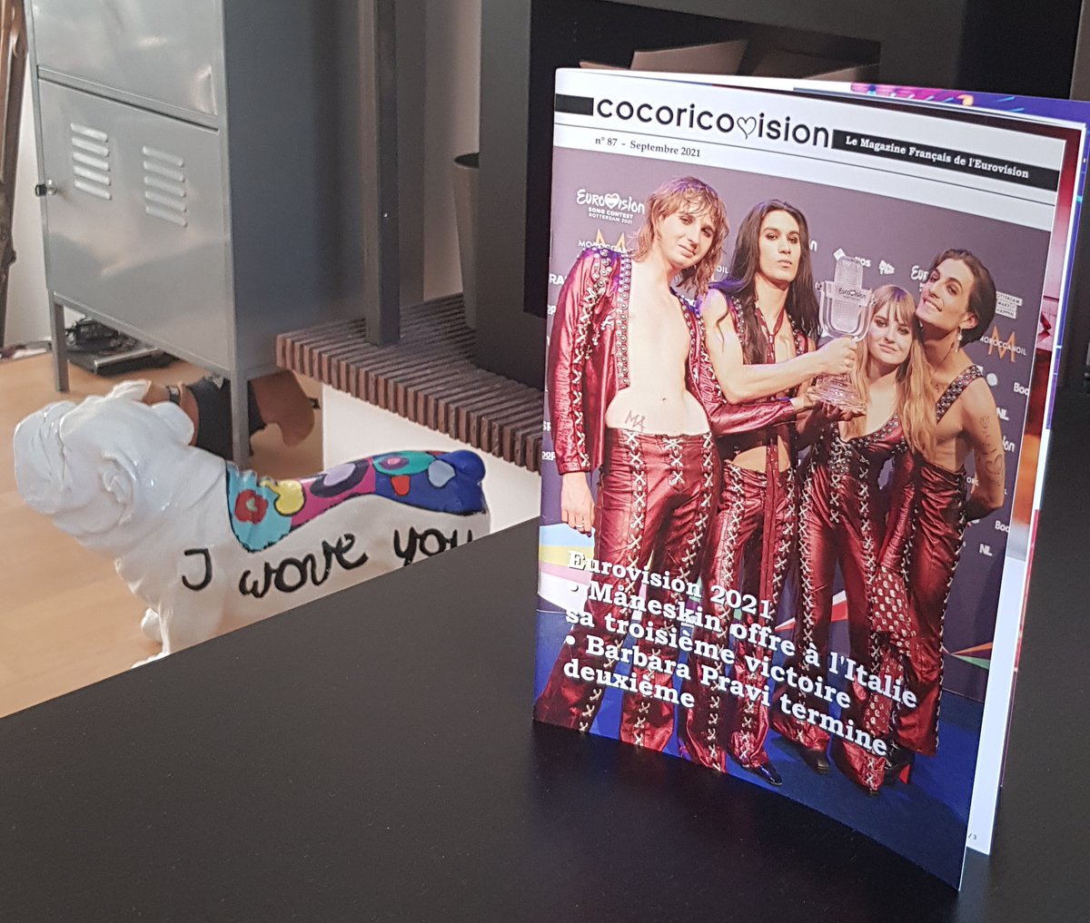 ogaefrance's tweet photo. Stupéfiant ! Le Cocoricovision 87 est sur la table avec les membres de @thisismaneskin en couverture dans leurs tenues rouges flamboyantes ( et non vert cassé ... ) . A noter que la version papier a déjà été mise sur les rails cette semaine !

#Eurovision @Babpravi #2nddegré https://t.co/rgEyAx8B1j