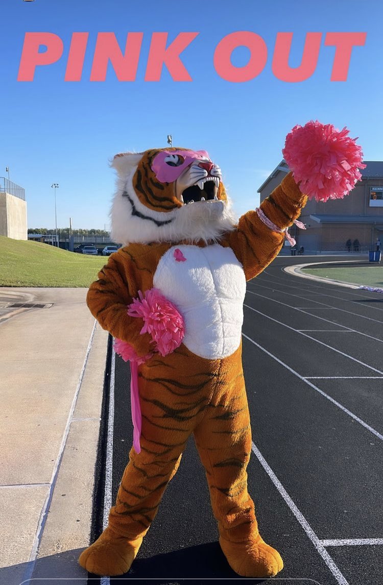 Travis Tiger was on the Prowl last night!  <a href="/BoosterTravis/">Travis Athletic Booster Club</a> <a href="/THS_Tigers/">Travis High School</a> <a href="/thscheerleaders/">THS Cheer</a>