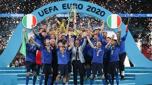 FBianconers's tweet photo. Bravi #Azzurri💙Fede💓#Torino🇮🇹quiAllStadiumCnTE💕XSMPMIO #PLO💞#21mesidiNoi💍#anniversario💝#vacanze🏕️#giorno70🏖️#Costazzurra🏝️#LCVBR🏞️#UPDC6 #Parigi💖#2ottobre #compleanno💗#10ottobre #2agosto #1agosto #gfvip #Braies #ToroJuve #Bernardeschi #Allegri #NationsLeague #ItaliaBelgio https://t.co/bD2fkq4efZ