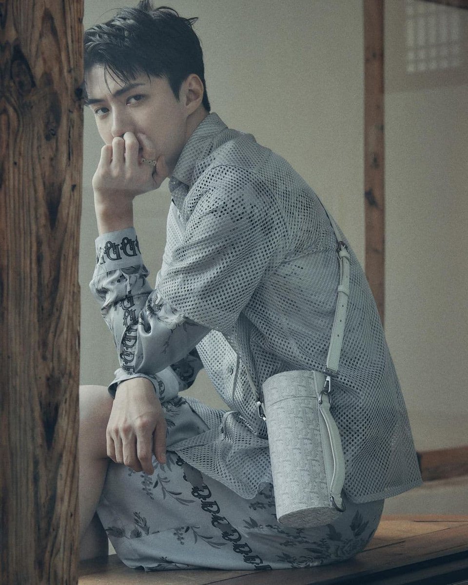 OSH_EXOLCHILE's tweet photo. [#OFICIAL | 101021] Actualización de dazedkorea junto con  #SEHUN  en su cuenta  de instagram

Cr.  @dazedkorea
Vía. Instagram https://t.co/Yqx2WcYXnL