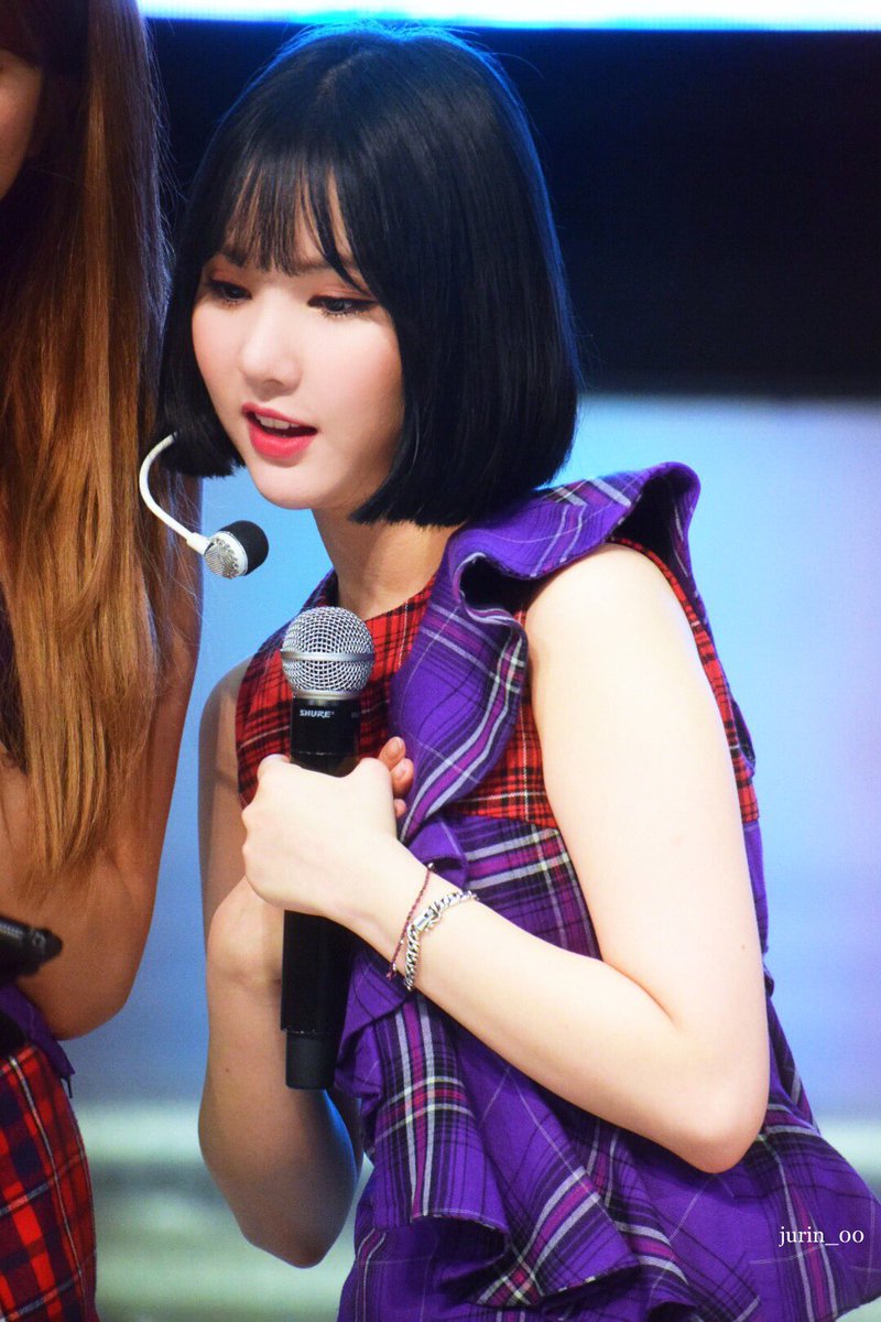 Today_eunha2's tweet photo. 181011 도쿄 #여자친구 #은하 https://t.co/NdNRpchG5w