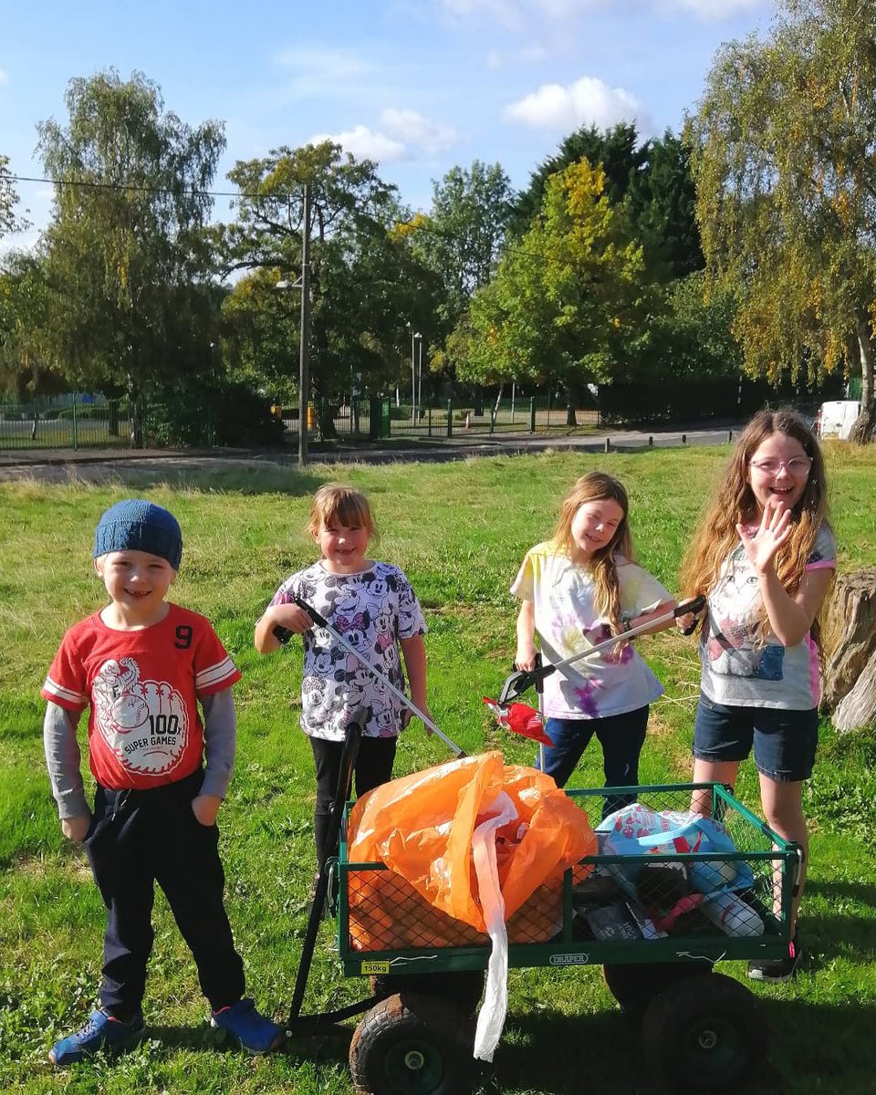 The Wyesham Wombles testing out the new 'rubbish cart'
These kids are amazing and a BIG thank you to Poppy our new and enthusiastic recruit
Woodland View, Newland Way, Wyesham Rd, Tudor Rd Park and the Green picked <a href="/kymin_view/">Kymin View</a>
#keepwalestidy
#litterpicking
#WyeshamWombles