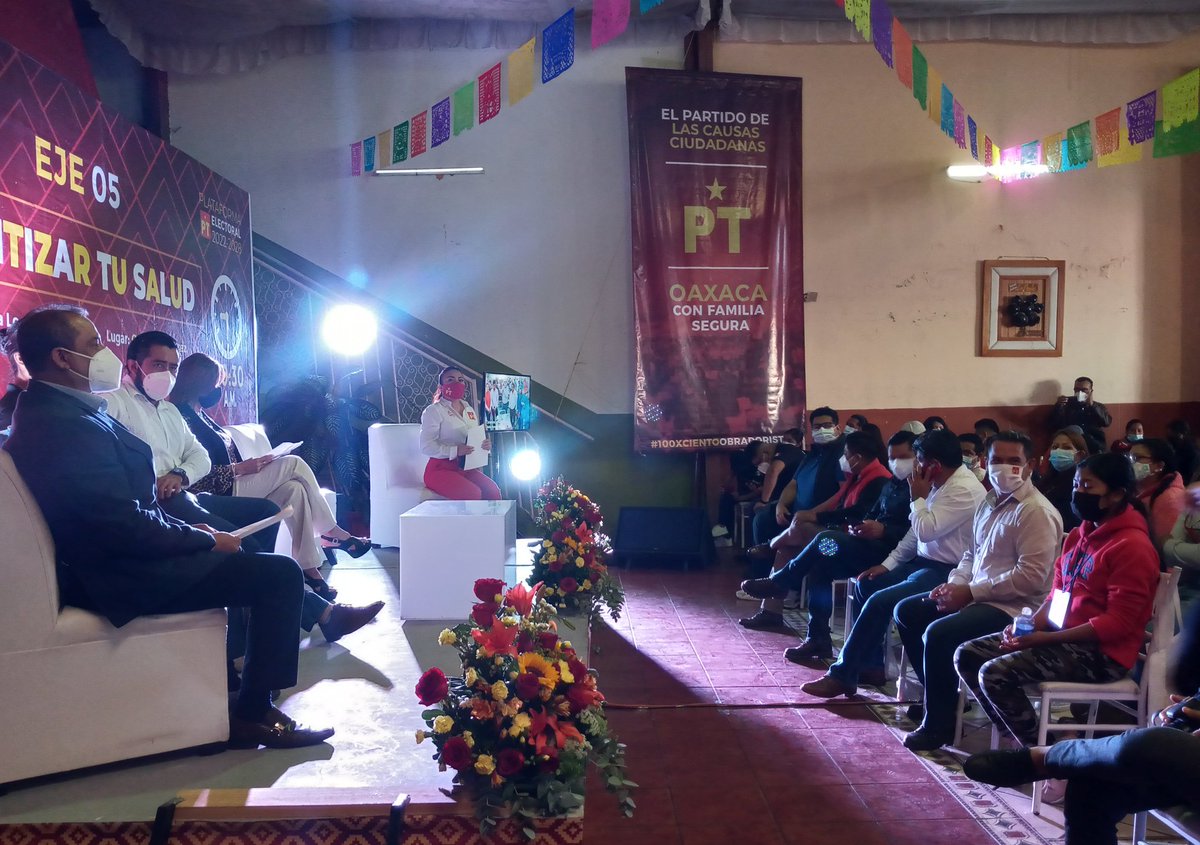PtVoceriaOax's tweet photo. Iniciamos con el foro #GarantizarTuSalud coordinado por la diputada local electa @MonicaSantiagoH .
"#UnirOaxaca es el llamada que tanto habíamos estado esperando para #SalvarOaxaca" https://t.co/8NuYMpUsZt