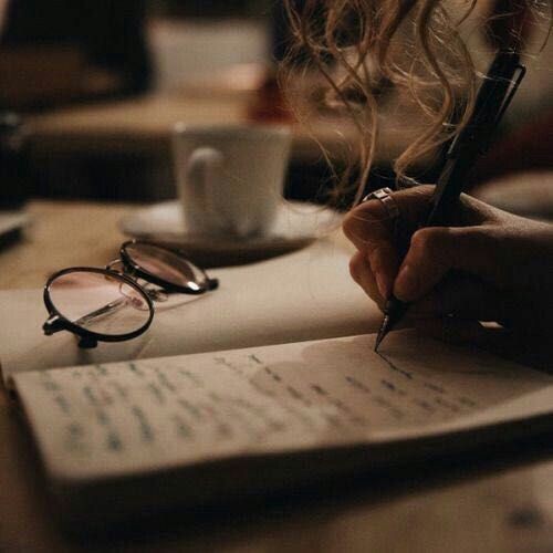 shareefkhanhyd's tweet photo. Ek page se dusre page par handwriting change hojati hai✍️
Aur tum soonchte ho log nahi badlenge....!!!!!💯✌️
#shareefkhanhyd https://t.co/DcUFSgei8e