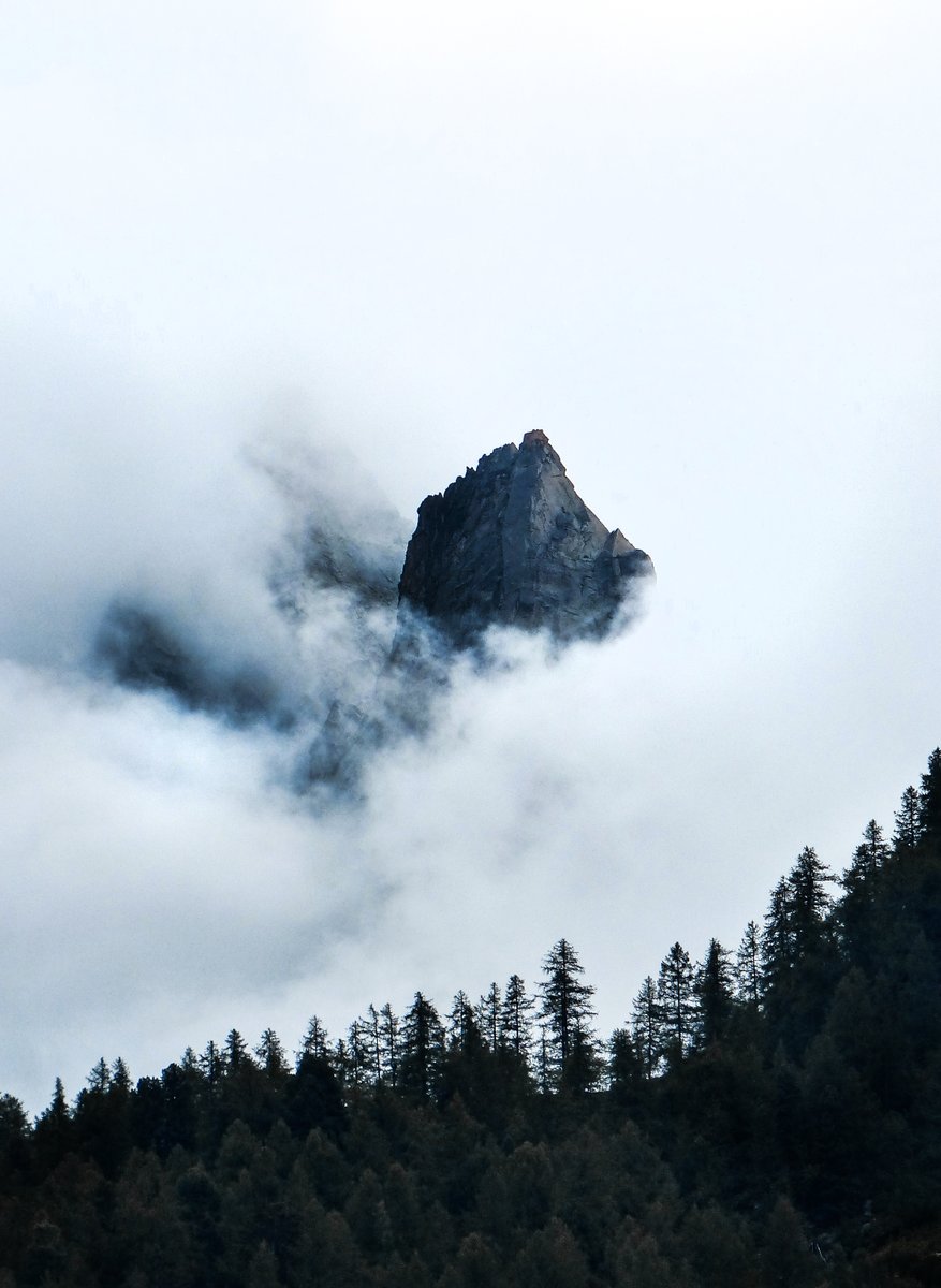 Luiz__exe's tweet photo. Souvenirs de Haute-Savoie ☁️ https://t.co/pJhgnewXpU