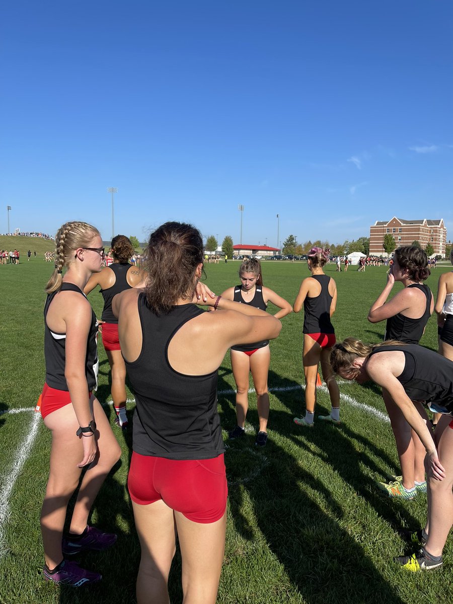 WOU_XCTF's tweet photo. A solid weekend for cross country squad in Romeoville, Illinois. The Women finished 16th overall and the Men finished 13th overall in the Lewis Crossover. The Men beat west region ranked teams. The Women were led by Luz Garcia in 11th and Caitlin Heldt in 26th.
#WOUXC // #GNACXC https://t.co/WJ5hNrCLLv