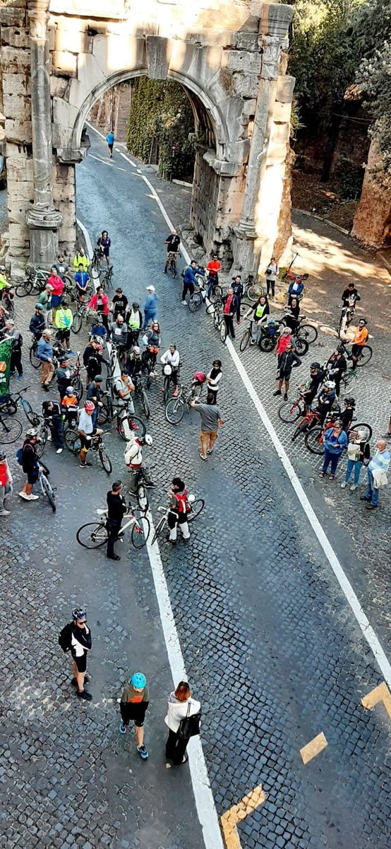 Ogni settimana centinaia di persone percorrono il #GRAB. E aspettano la realizzazione del #GRAB #fattobene per percorrerlo in sicurezza godendo di #Colosseo #AppiaAntica e #ViaGuidoReni finalmente #pedonali. 
cc <a href="/gualtierieurope/">Roberto Gualtieri</a> @EnricoMichetti