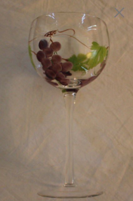 emmasattic98's tweet photo. Vintage Hand Painted Grape and Leaves Wine Glass by EmmasAtticTreasures https://t.co/JBQP5jM9Oy via @Etsy #LongStemmed #WineGlass #Grapes #Grapevine https://t.co/1u9IA8GUMy