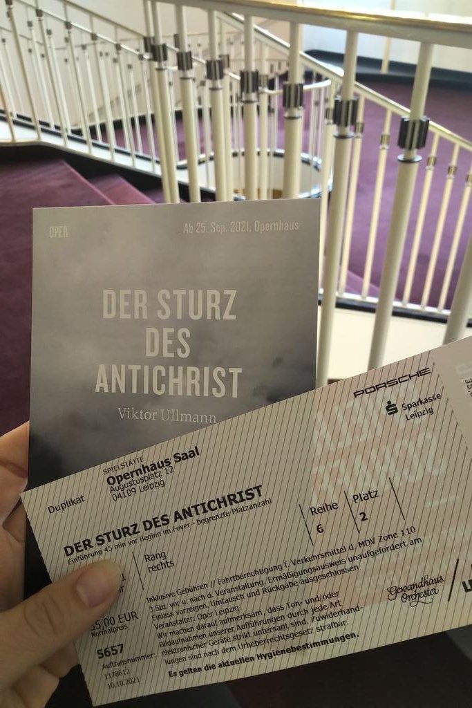 ODresdens's tweet photo. After von Einem's "Der Prozess" last night, another opera rarity tonight. Viktor Ullmann's "Der Sturz des Antichrist." 

#sturzdesantichrist #operleipzig #viktorullmann #opernliebhaber #oper #opernliebhaberdresdens #leipzig https://t.co/TuI0okMsXv