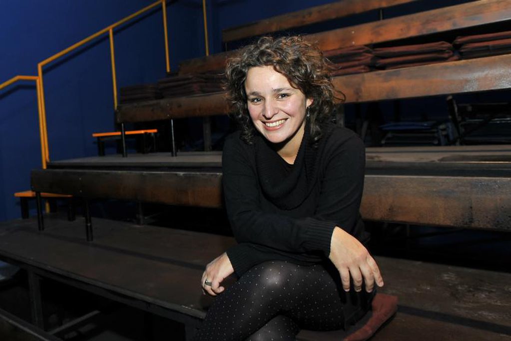 Hoy todavía podés ser parte: 

🔹 Charla: Confines de la dramaturgia contemporánea cordobesa: 4 mujeres a escena. Con Soledad González, Daniela Martin, Elisa Gagliano, Eugenia Hadandoniou, Belén Pistone y Julieta Reyez.

#FLC2021
#TrascenderFronterasAcercarCulturas