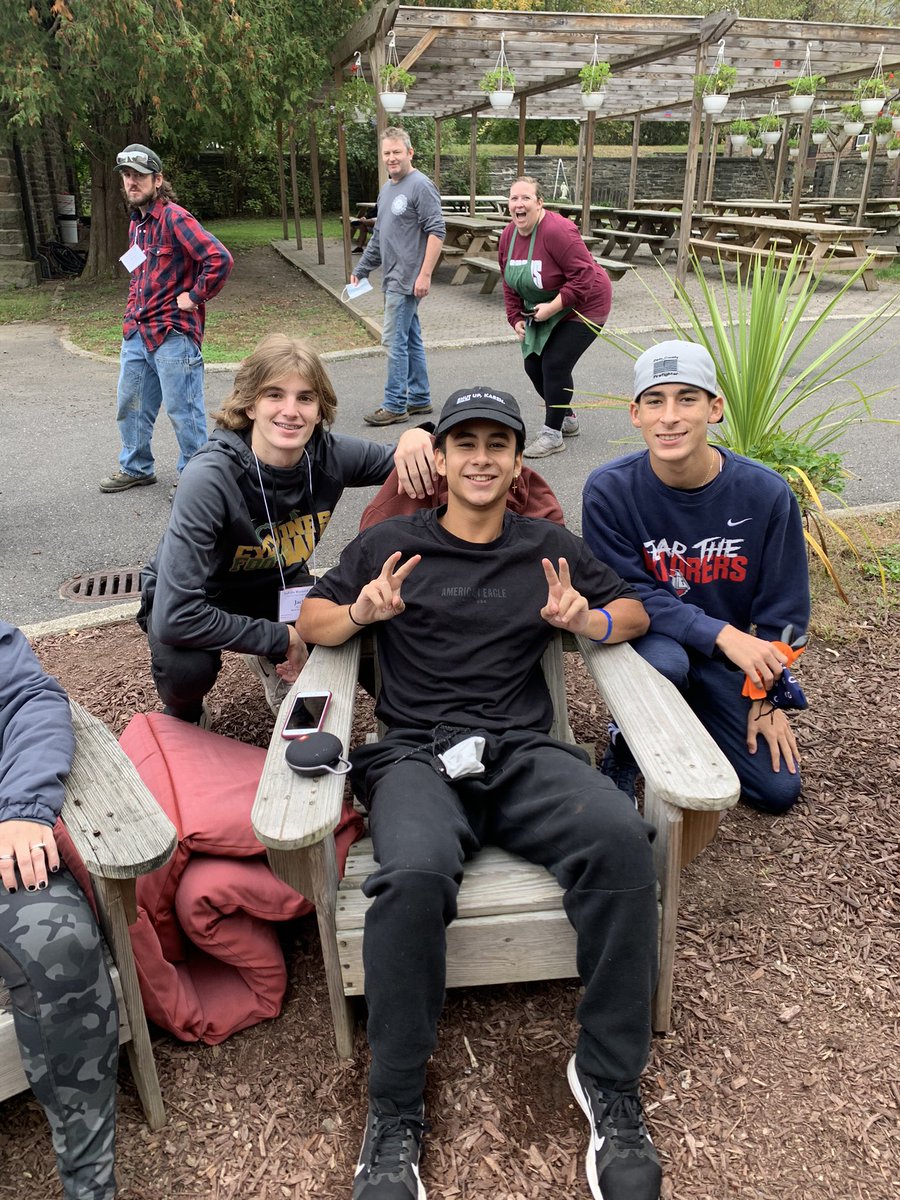 MHSMinistry's tweet photo. New friends   LaValla weekend https://t.co/KAGHbXEYpc