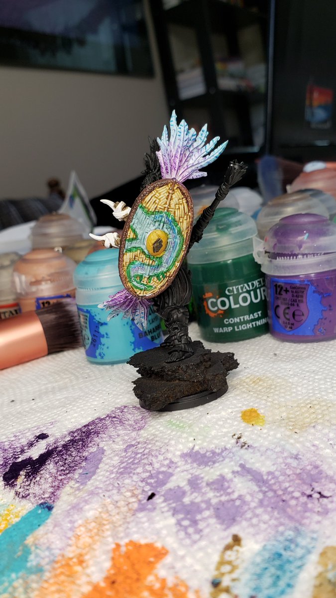 SinaraiP's tweet photo. As #raptorweek comes to a close we now begin #InfantryWeek for #orctober!
Beginning with my Matriarch as my blooded are not primed yet due to weather.
Starting with the shield, which I call the "Apex Shield" for the two Apex teeth that stick out as weapons from the shield. https://t.co/feH07cH5dt