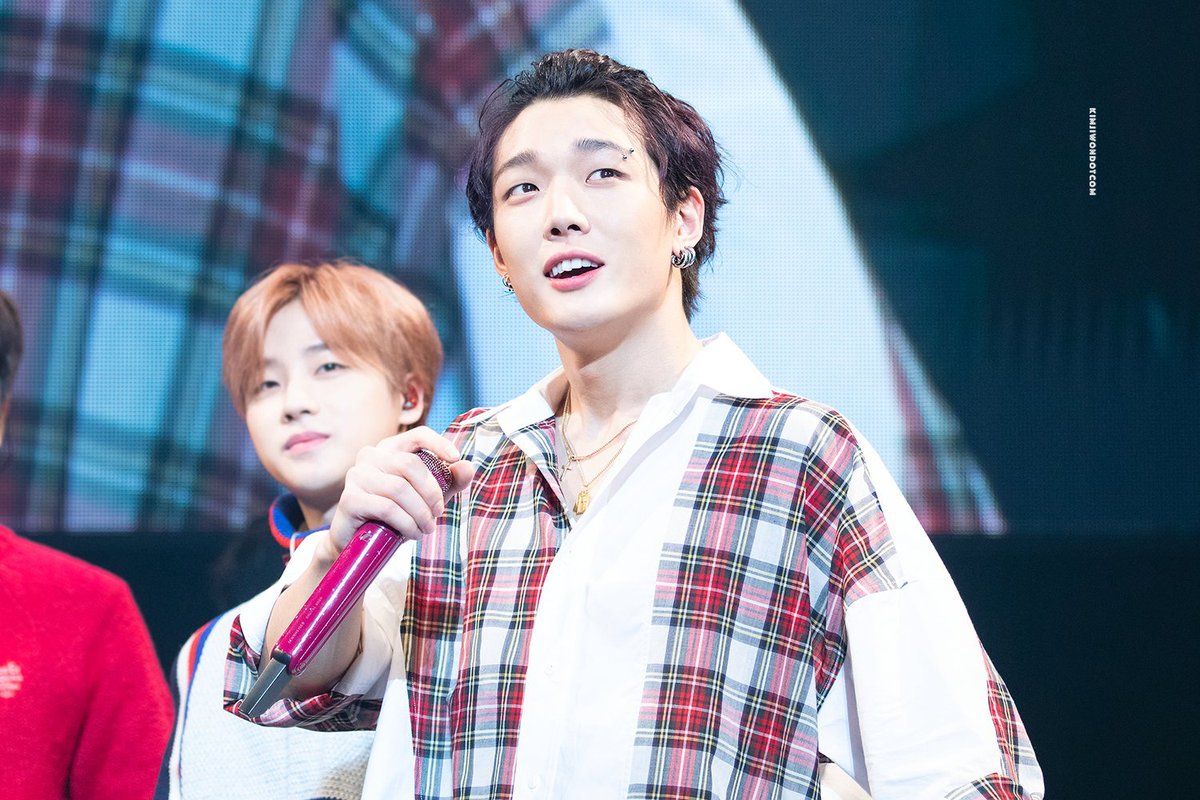 jwkfolder's tweet photo. he looks so angelic here

#바비 #バビ #BOBBY #iKON https://t.co/jasXd7L0rX