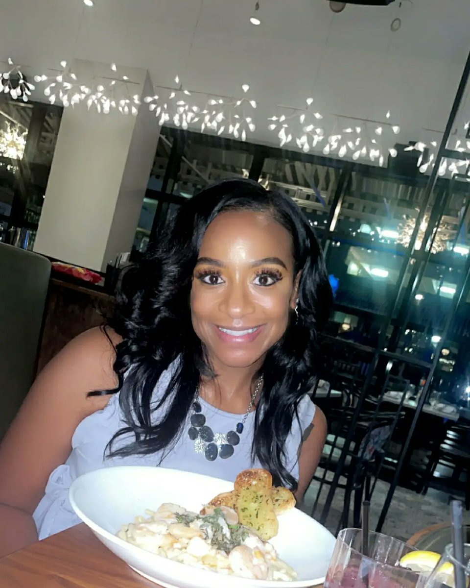 Melley1001's tweet photo. This birthday month has been good to me! 😁 #birthdaygirl #octoberbaby #selfies #tippingpointrestaurant #toastedyolk https://t.co/pPXwyxZCgC