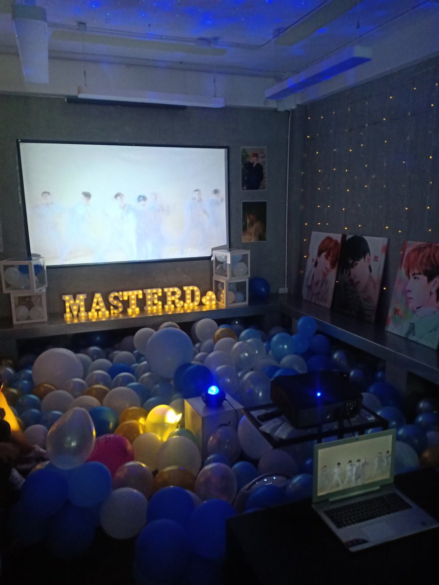PopperJP's tweet photo. มาร่วมงาน Quang Hùng MasterD Birthday Gallery 🎂🎁🦌🐼 ตื่นตาตื่นใจดีฮะ ! ประสบการณ์แรก 😊😁🙃
#QuangHungMasterD #QHMasterD
#QuangHungHBDGalleryxLED https://t.co/WKQndjUgNt