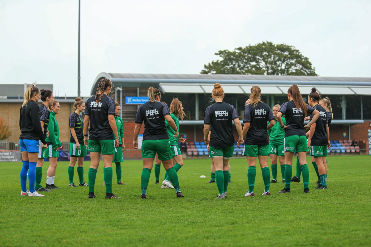 girltinyshooter's tweet photo. @mpbcom loving the warm up top, my first time back with team - snapping their images!
.
#warmuptops #photos #capturingthosemoments #femalesportsphotographer #lifebehindthelens #clubphotographer @FAWNL https://t.co/tCyqpiGmg8