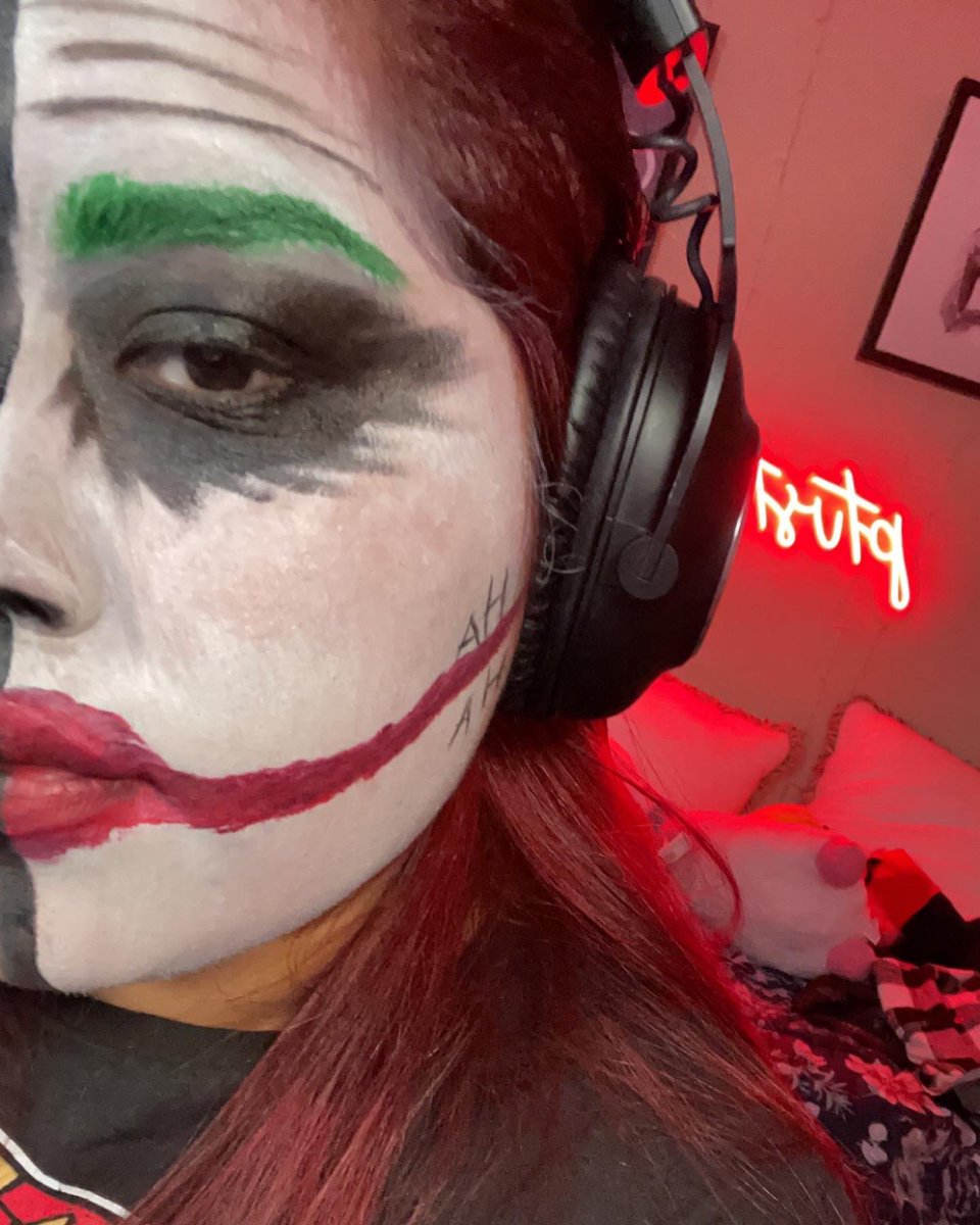 ptvstephanie's tweet photo. I’ve done some face painting for this month. Didn’t get to take two other ones cause I’m forgetful. I’m streaming every day this month and painting before I get into a game. Would love to see some of y’all there! https://t.co/HbJZ9UgB1J #twitchstreamer #smallstreamers #gamergirl https://t.co/fahPMwNXza