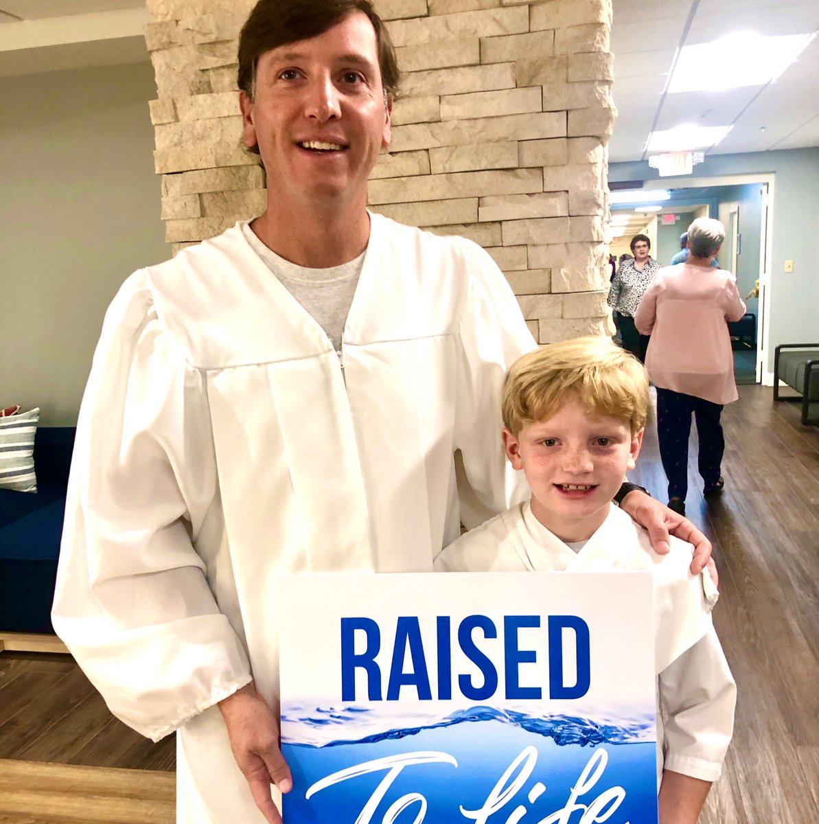 fhbcnashville's tweet photo. π Wow, what a day! Help us celebrate with Wesley & Wesley Jr., the father/son pair who were baptized this morning, professing their faith in Jesus Christ as their Savior! #RaisedToLife #FHBCloves #PraiseTheLord #WhosYour1 https://t.co/WLnsStlj1x